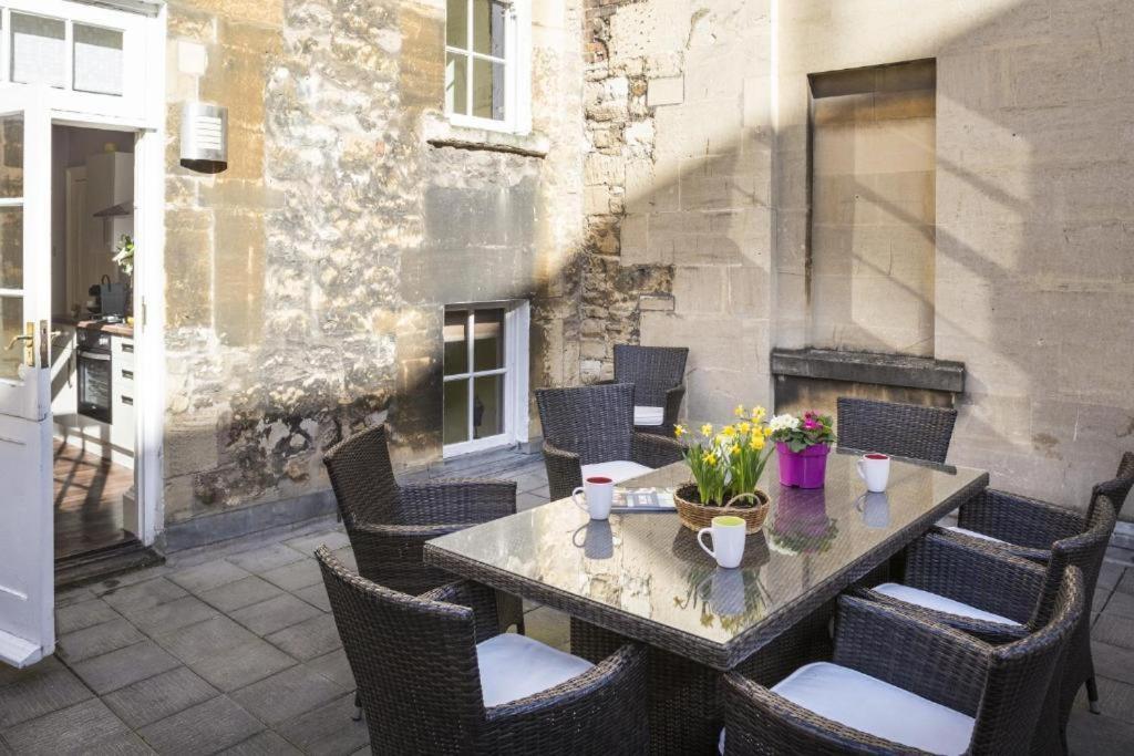 Dream Stays Bath - Trim Street Townhouse With Hot Tub 外观 照片