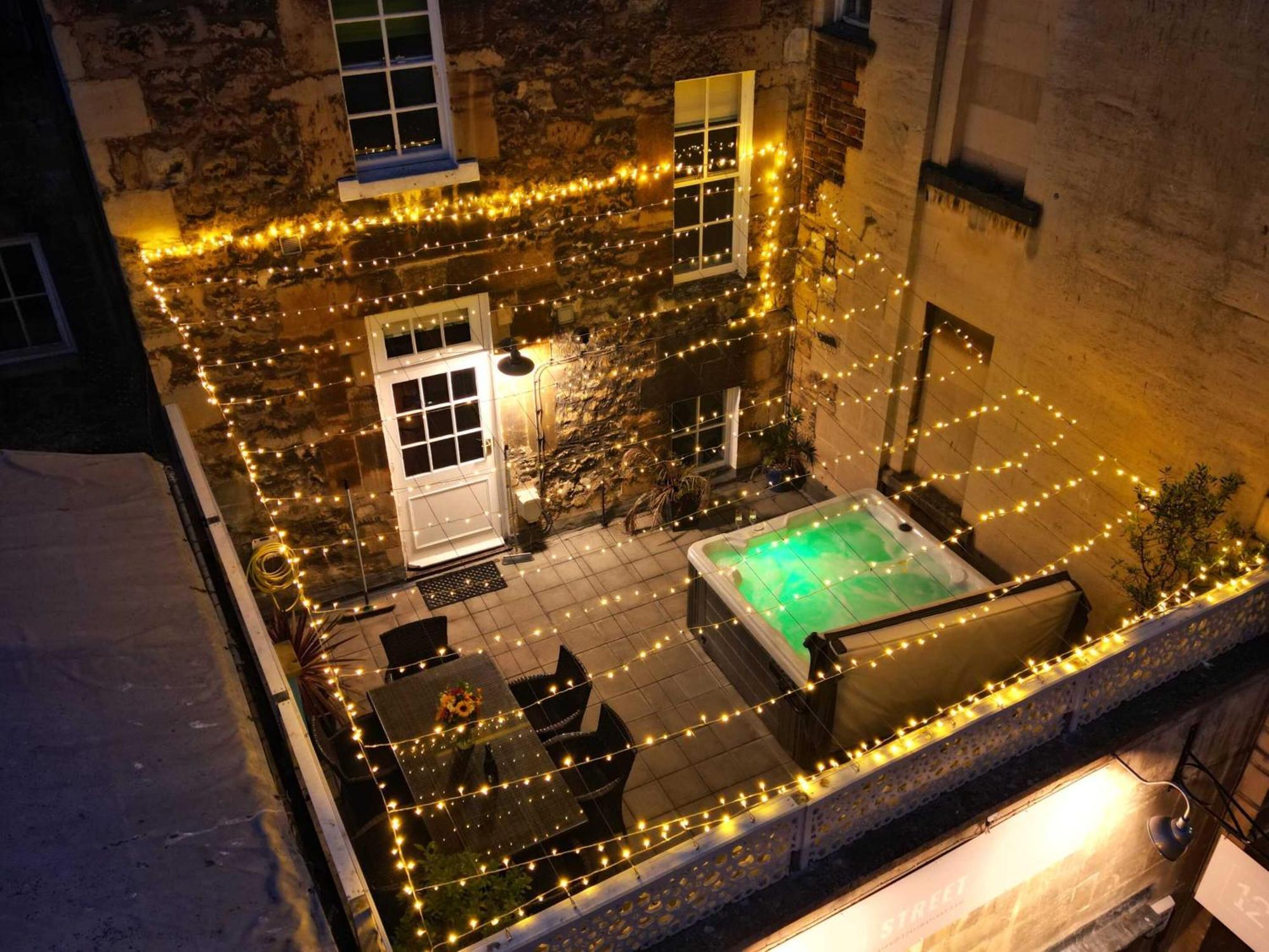 Dream Stays Bath - Trim Street Townhouse With Hot Tub 外观 照片